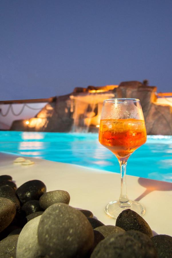 דירות Kamári La Belle Vie - Santorini - Adults Only מראה חיצוני תמונה